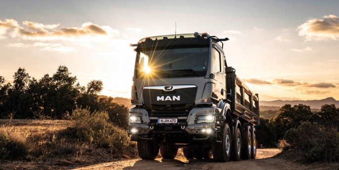 2021 yılını, hedeflerinin üstünde bir başarıyla tamamlayan MAN, yeni nesil araçları ile ithal kamyon çekici pazarındaki payını arttırdı.