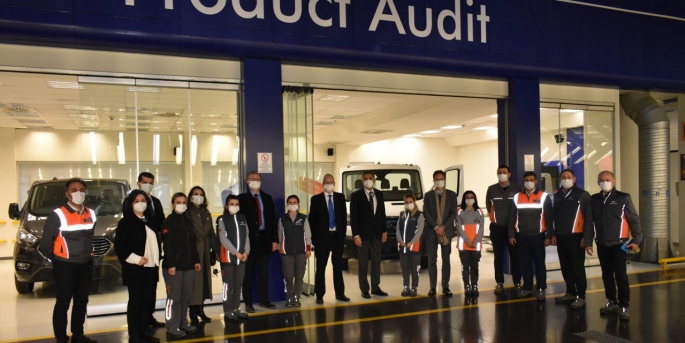 AB Türkiye Delegasyonu ve Ford Otosan Yönetimi, Ford Otosan Gölcük Fabrikası’nda bir araya geldi.