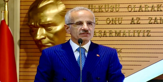 Abdulkadir Uraloğlu, denizcilik sektörüne 2053 yılına kadar 21,6 milyar dolar yatırım gerçekleştireceklerini belirtti.