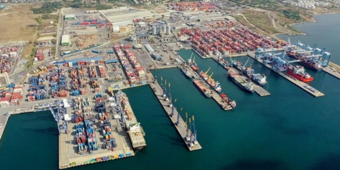 AK Parti, TDİ' ye ait 14, TCDD’ye ait 5 limanda işletme sürelerinin uzatılmasını öngören düzenlemeyi yeniden Meclise getirmeye hazırlanıyor.