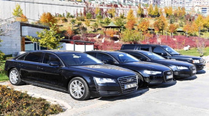 Ankara Büyükşehir Belediye Başkanı Mansur Yavaş, belediye bünyesindeki  masrafı yüksek olan lüks araçların satılmasını istedi.