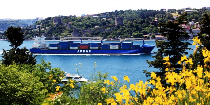 Arkas, 360 milyon dolar yatırımla filosuna 6 yeni nesil eko-dizayn konteyner gemisi ekledi.