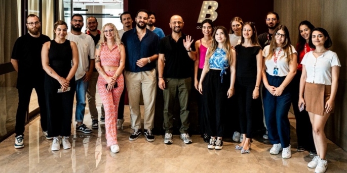 Barsan Global, kurduğu gelişim merkezi Barsan Academy ile Türkiye’de daha güçlü bir lojistik topluluğun oluşması için gençleri sektöre hazırlıyor.