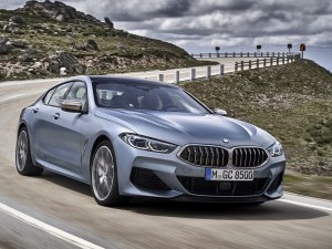 BMW 8 Serisi Grand Coupé 4 Koltukta da Spor Otomobil Keyfi Sunuyor