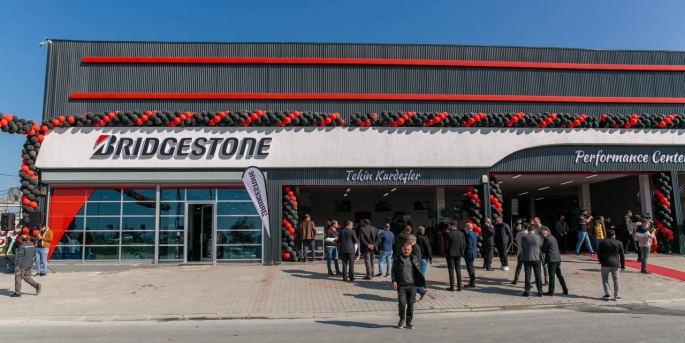 Brisa, Bridgestone markasının ayrıcalıklı hizmet vermek üzere oluşturduğu mağaza konseptini hayata geçirdi. 