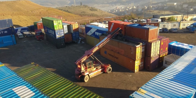 Çelikor Global Lojistik 80 dönüm üzerine kurulu yeni konteyner depolama sahasını faaliyete geçirdiklerini duyurdu.