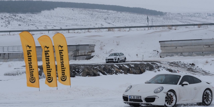 Çıldır Gölü, Porsche araçları ve Orijinal Ekipman olarak kullandığı Continental lastiklerinin etkileyici performansına ev sahipliği yaptı.