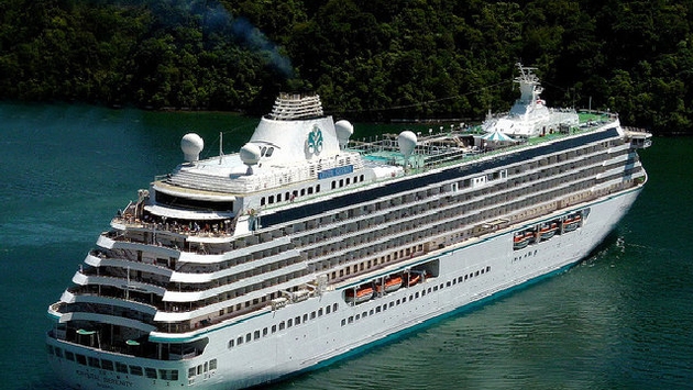 Crystal Cruises, yolcularının Covid-19'a karşı tamamen aşılanmasını istiyor.