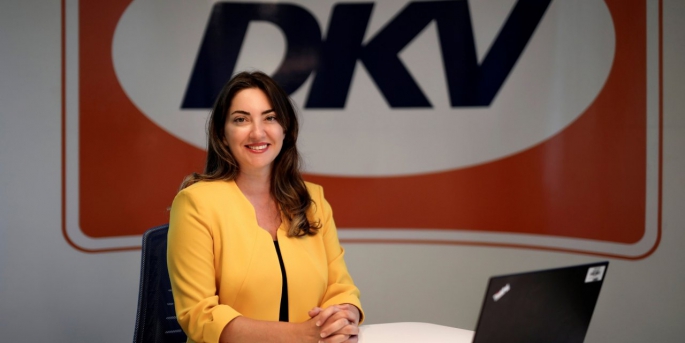 DKV Mobility’nin Türkiye Ülke Müdürü Deniz Çokcoş Sezer, düzenlenen yıl sonu değerlendirme basın toplantısında açıklamalarda bulundu.