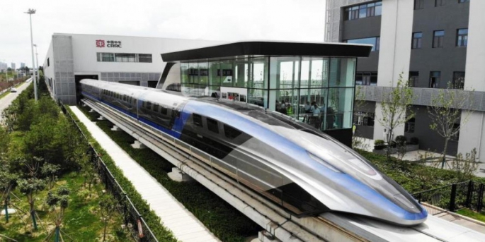 Dünyanın ilk yüksek hızlı maglev taşımacılığı olan ve 600 km/s hıza ulaşmak için tasarlanmış sistem yüksek hızlı maglev tren göz kamaştırıyor.