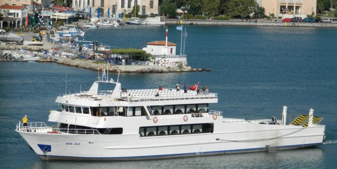 Ege kıyıları ile Yunanistan adaları arasında feribot seferleri iki yıl aradan sonra yeniden başlıyor.
