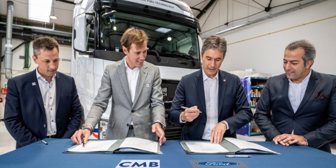 Ford Trucks ve CMB.TECH, Ford Trucks F-MAX'in çift yakıtlı hidrojen kamyonlara dönüştürülmesi için iş birliğine imza attı.