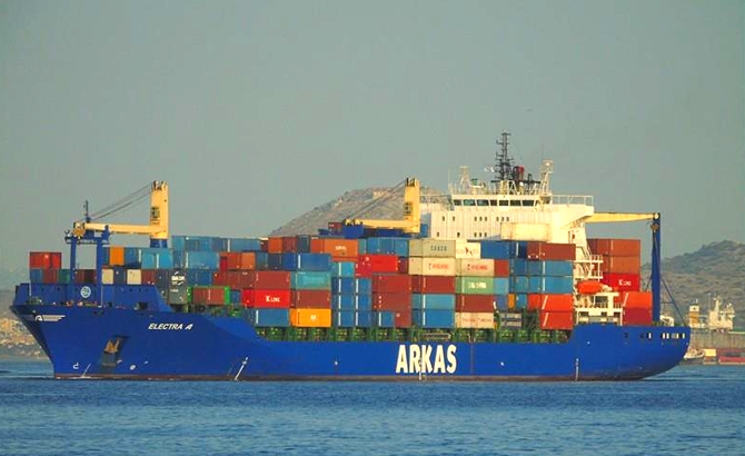 Global Feeder Shipping, 2002 yapımı 2.764 TEU'luk ve önceki adı Electra A olan konteyner gemisi SM Mahi'yi satın aldığını duyurdu.