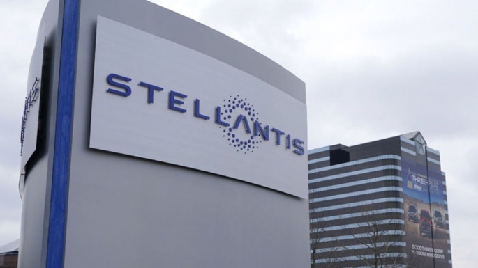 Hollandalı otomotiv şirketi Stellantis, İngiltere'de elektrikli kamyonet üretimi için 100 milyon sterlinlik yatırım yapacağını duyurdu.