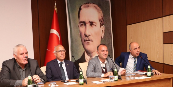 Hopa Ticaret ve Sanayi Odası Atatürk Konferans Salonunda Lojistik Sektörü toplantısı gerçekleştirildi.