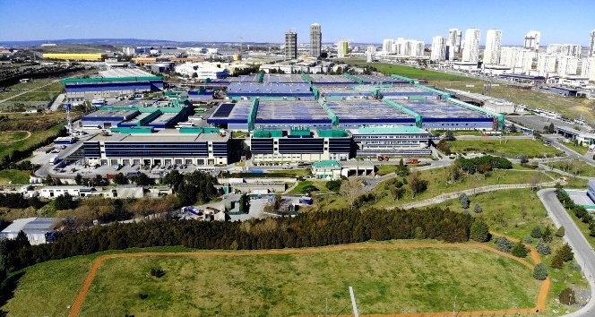 Hoşdere Otobüs Fabrikası’nda hazırlanan özel alanda düzenlenen organizasyonla yaklaşık 1000 Mercedes-Benz Türk çalışanı COVID 19 aşılarını oldu