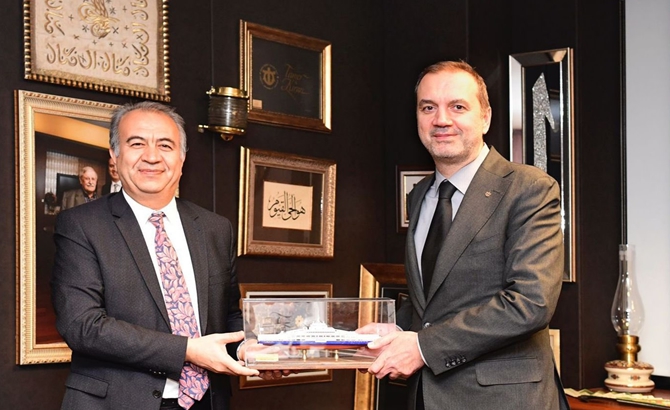 İMEAK Deniz Ticaret Odası Yönetim Kurulu Başkanı Tamer Kıran, Altunizade’deki çalışma ofisinde Çanakkale’den gelen heyeti ağırladı.