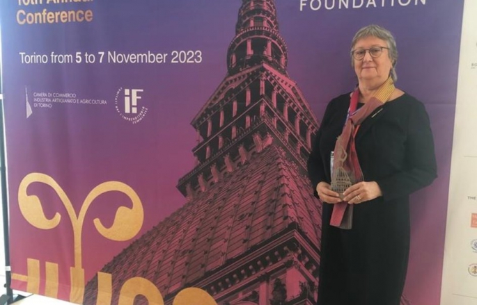  İstanbul Ticaret Odası tarafından Türkiye adına aday gösterilen Nur Gökman, ödülünü, İtalya Torino’da düzenlenen uluslararası konferansta aldı.