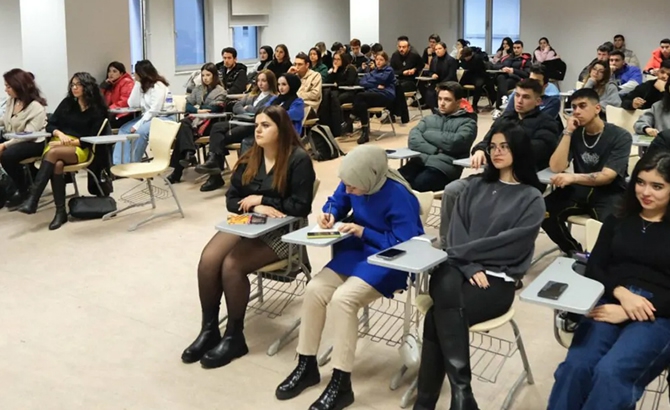 İstanbul Ticaret Üniversitesi Kariyer Merkezi Müdürlüğü, Forwarding Denizyolu Konteyner Taşımacılığı hakkında bir eğitim düzenledi.