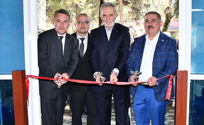 İTÜ DEFAMED tarafından kurulan İTÜ Denizcilik Fakültesi Mentorluk ve Etüt Merkezi düzenlenen törenle açıldı.