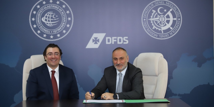 İzmir – Sete rotası için Ulaştırma ve Altyapı Bakanlığı Denizcilik Genel Müdürlüğü ile DFDS arasındaki teşvik imza töreni imzalandı.
