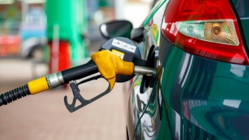 AB kurumları, yeni benzinli ve dizel otomobillerin satışlarının 2035'ten itibaren yasaklanmasında anlaşma sağladı.