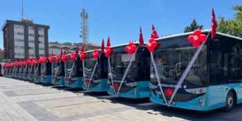 Karsan, Kırıkkale Belediyesi’ne 17 adet Atak otobüs teslim etti.