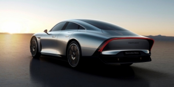 Mercedes Vision EQXX, 0.17 Cd’lik rüzgar direnci ve bataryalarındaki enerjinin yüzde 95’e kadarını tekerleklere ulaştırabilmesiyle 1000 km’lik menzile ulaşabiliyor.