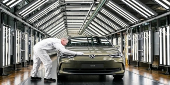 VW, hava yastığı riski nedeniyle 270 binden fazla otomobil için uluslararası geri çağırma kararı aldı.