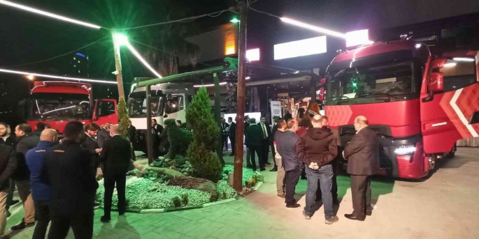 Koçaslanlar Otomotiv A.Ş, 15 Kasım Pazartesi günü, Bursa’da yaptığı organizasyonda taşımacılık profesyonellerine yeni araçlarını tanıttı.