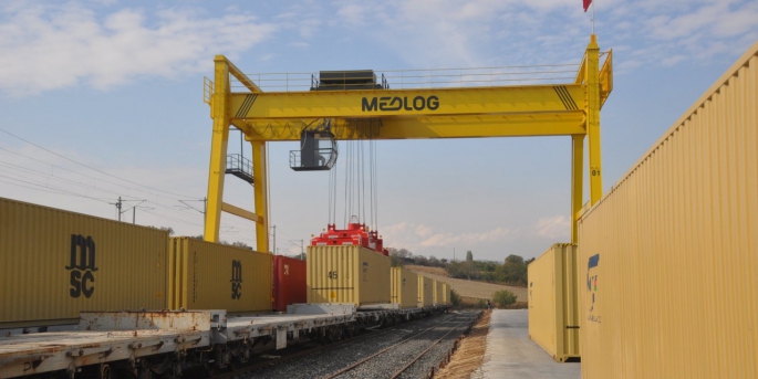 Medlog Tekirdağ Tren İstasyonu’nda Anadolu ve Orta Avrupa yüklerini elleçlemenin yanı sıra, Orta Asya yükleri de elleçleniyor.