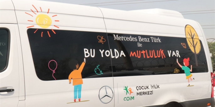 Mercedes-Benz Türk; Çocuk İyilik Merkezi’ne sağladığı 2 adet araç desteği ile imkanı olmayan çocukları merkeze taşıyacak.