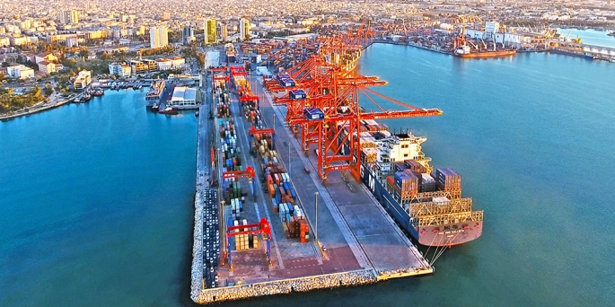 Mersin Limanı, 7 ayda 530 bin TEU konteyner elleçledi.
