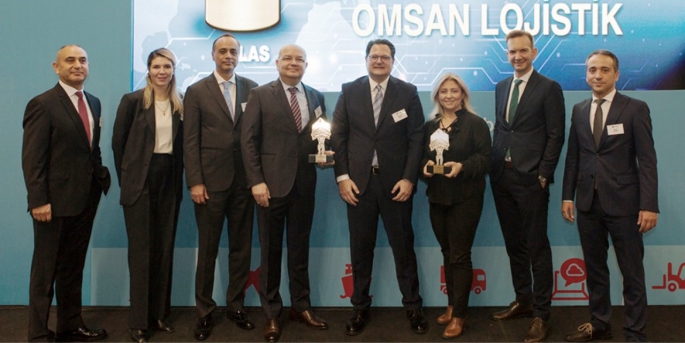 Omsan Logistics, intermodal hizmetleri ve kurduğu yeşil lojistik hatları ile etkinliğin en önemli ödülü olan Jüri Özel Ödülü’ne layık görüldü.