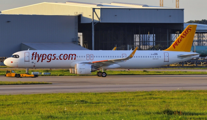 Pegasus Havayolları'nın yeni uçağı bugün Almanya'dan gelerek filoya katıldı.