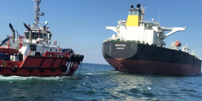 Petrol tankerlerinden 'sigorta garantisi' istemesi üzerine başlayan sorun çözüldü.