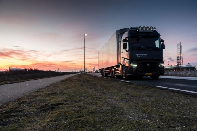 Renault Trucks, kullanıcılarının okul çağındaki aile bireylerini mutlu etmek için yeni bir kampanya başlattı.