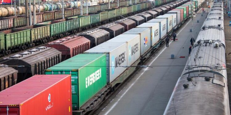 Rus demiryolları, transit konteynerleri indirimli taşıyacak