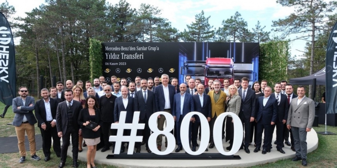 Sarılar Grup, toplam 800 adetlik Mercedes-Benz kamyon ve çekiciyi düzenlenen törenle teslim aldı.