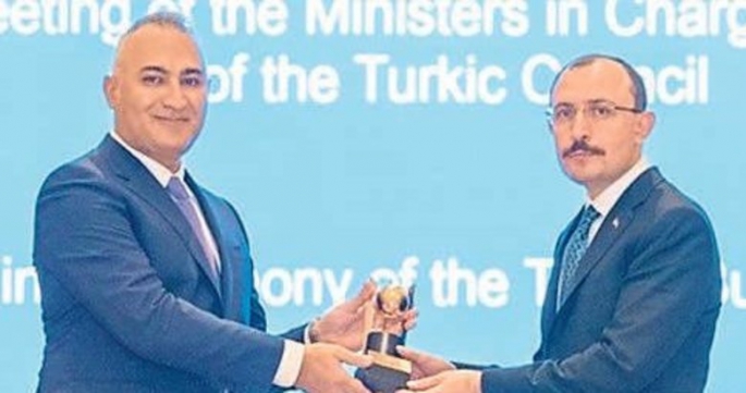 SOCAR Türkiye, ‘Türk Konseyi Yatırım Ödülü’nü Bakü’de gerçekleştirilen Ekonomi Bakanları Zirvesi’nde aldı.