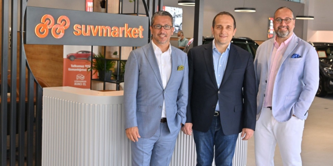 Suvmarket’in, konsept showroom’u Doğan Holding CEO’su Çağlar Göğüş’ün katılımıyla İstanbul Koşuyolu’nda açıldı.