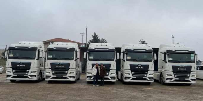 Taşkala Lojistik 2024 araç yatırımı kapsamında filosunu 5 adet yeni MAN TGX 18.520 çekici ile güçlendirdi.