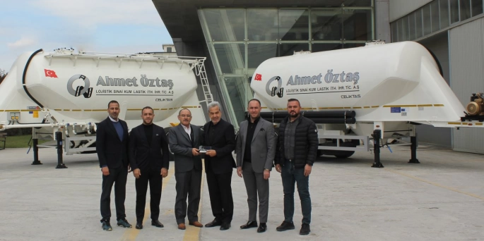 Tırsan, Ahmet Öztaş Lojistik’e 20 adet yatay silobas teslim etti.