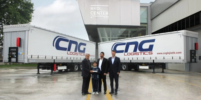 Tırsan, CNG Lojistik’e 21. Tenteli Perdeli Multi-Ride aracını teslim etti.