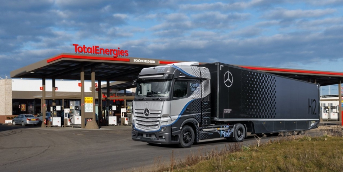 TotalEnergies ve Daimler Truck AG, ortak taahhütleri hakkında bir anlaşma imzaladı.