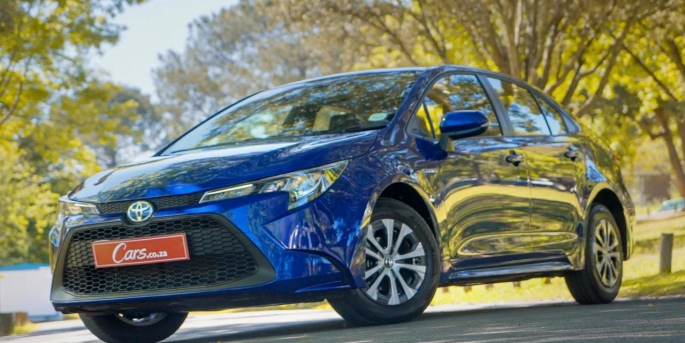 Toyota, Corolla'yı yenilenen gelişmiş güvenlik özellikleri, 5. nesil hibrit teknolojisi ve yeni donanım seçenekleriyle satışa sundu.
