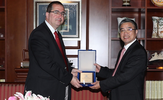 Türk Loydu, Çin'de, Shanghai TL Conformity Assessment Services Ltd. Co. isimli şirketini resmi olarak kurdu.