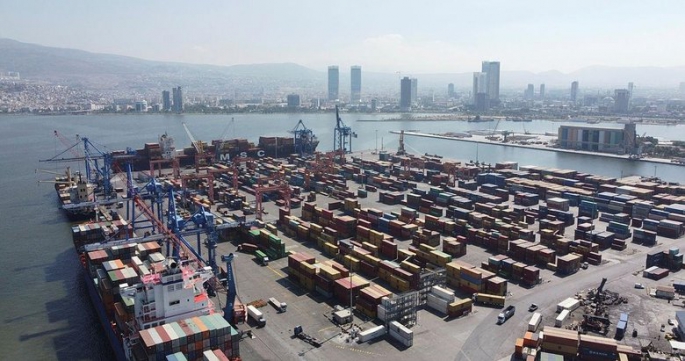 Ulaştırma ve Altyapı Bakanlığı, kapatılan TCDD İzmir Alsancak Limanı’nda ihracatın desteklenmesi amacıyla yeniden söz konusu operasyonlara izin verdi.