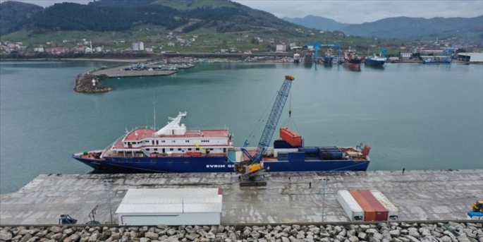 Ünye Limanı, konteyner gemilerine ev sahipliği yapmaya başladı.