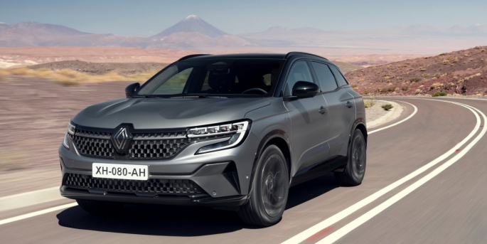 Yeni Austral SUV’un Techno Esprit Alpine versiyonunun lansmana özel opsiyonlar hariç anahtar teslim fiyatı 1.190.000 TL olarak açıklandı.